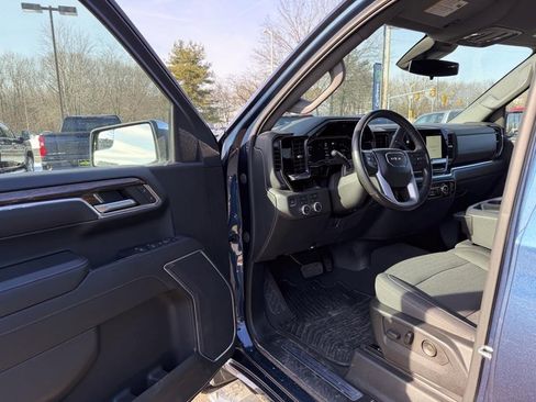 Certified 2022 GMC Sierra 1500 SLE image 11