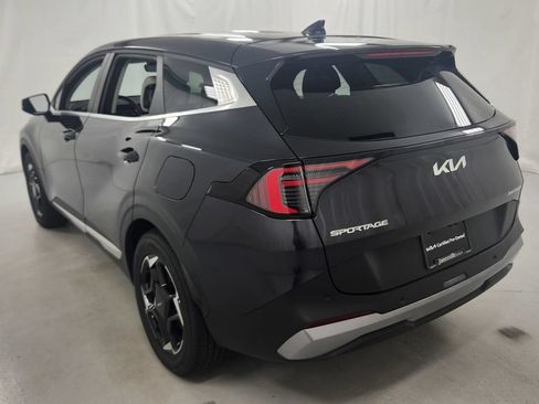 Used 2026 Kia Sportage EX FWD image 5