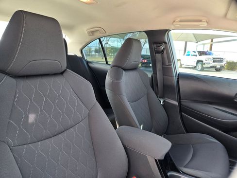 Used 2021 Toyota Corolla LE image 30