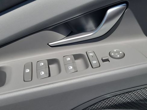 New 2026 Hyundai Elantra Sport FWD image 17