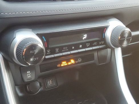 Used 2023 Toyota RAV4 XLE image 28