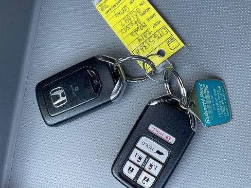 Used 2014 Honda Odyssey Touring image 4