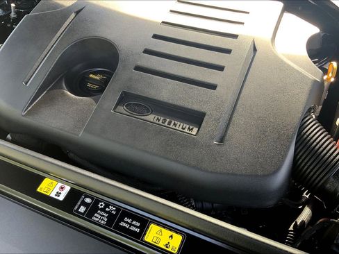 Used 2025 Land Rover Range Rover Sport image 30