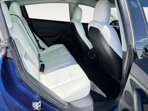 Used 2022 Tesla Model 3 image 18