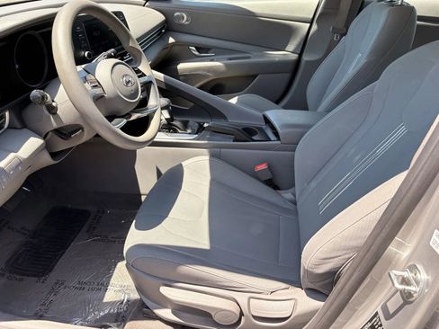 Used 2021 Hyundai Elantra SEL FWD image 11