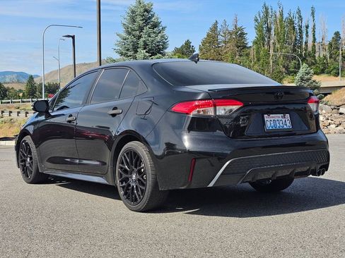 Used 2022 Toyota Corolla SE w/ SE Premium Package FWD image 3
