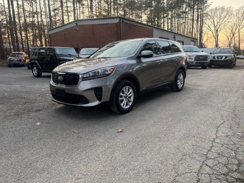 Used 2019 Kia Sorento AWD V6 image 1