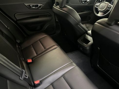 Used 2021 Volvo S60 T5 Momentum image 29