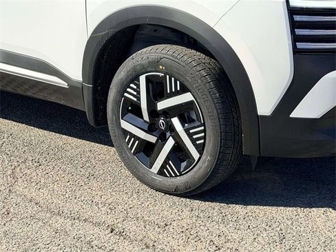 New 2026 Nissan Kicks SV image 7