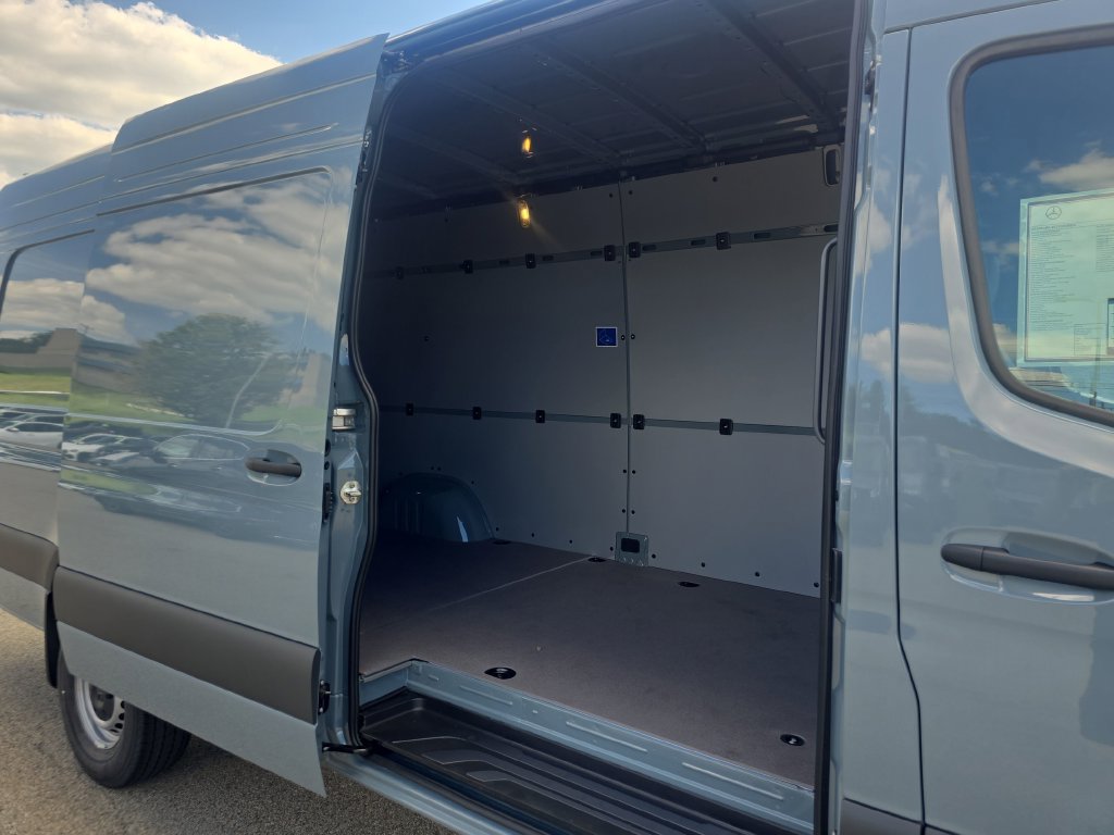 New 2026 Mercedes-Benz Sprinter 2500 image 23