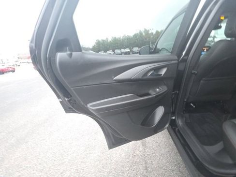 Used 2024 Chevrolet TrailBlazer RS image 24