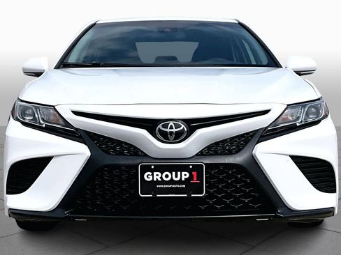 Certified 2020 Toyota Camry SE w/ Convenience Package image 4