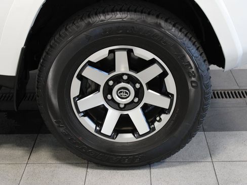 Used 2023 Toyota 4Runner TRD Off-Road image 29