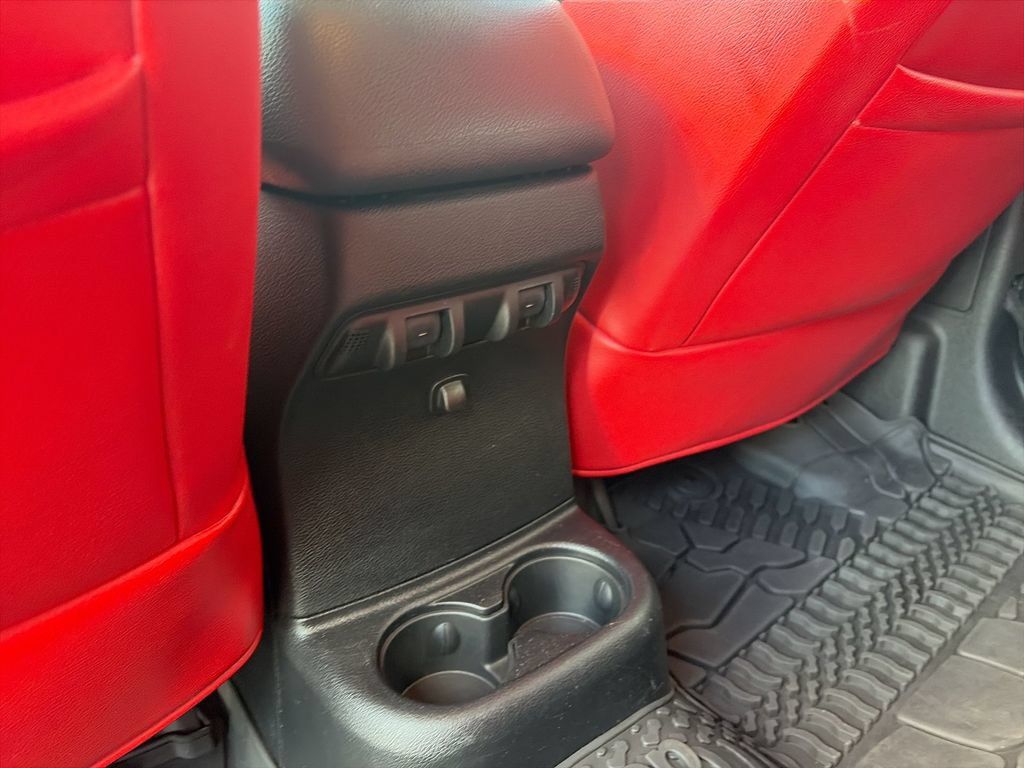 Used 2015 Jeep Wrangler Unlimited Sahara w/ Connectivity Group AWD/4WD image 22
