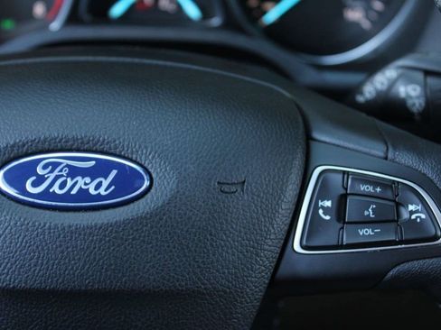 Used 2019 Ford Escape Titanium FWD image 40