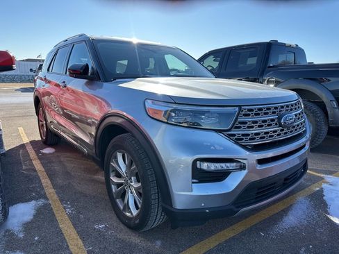 Used 2023 Ford Explorer Limited image 5