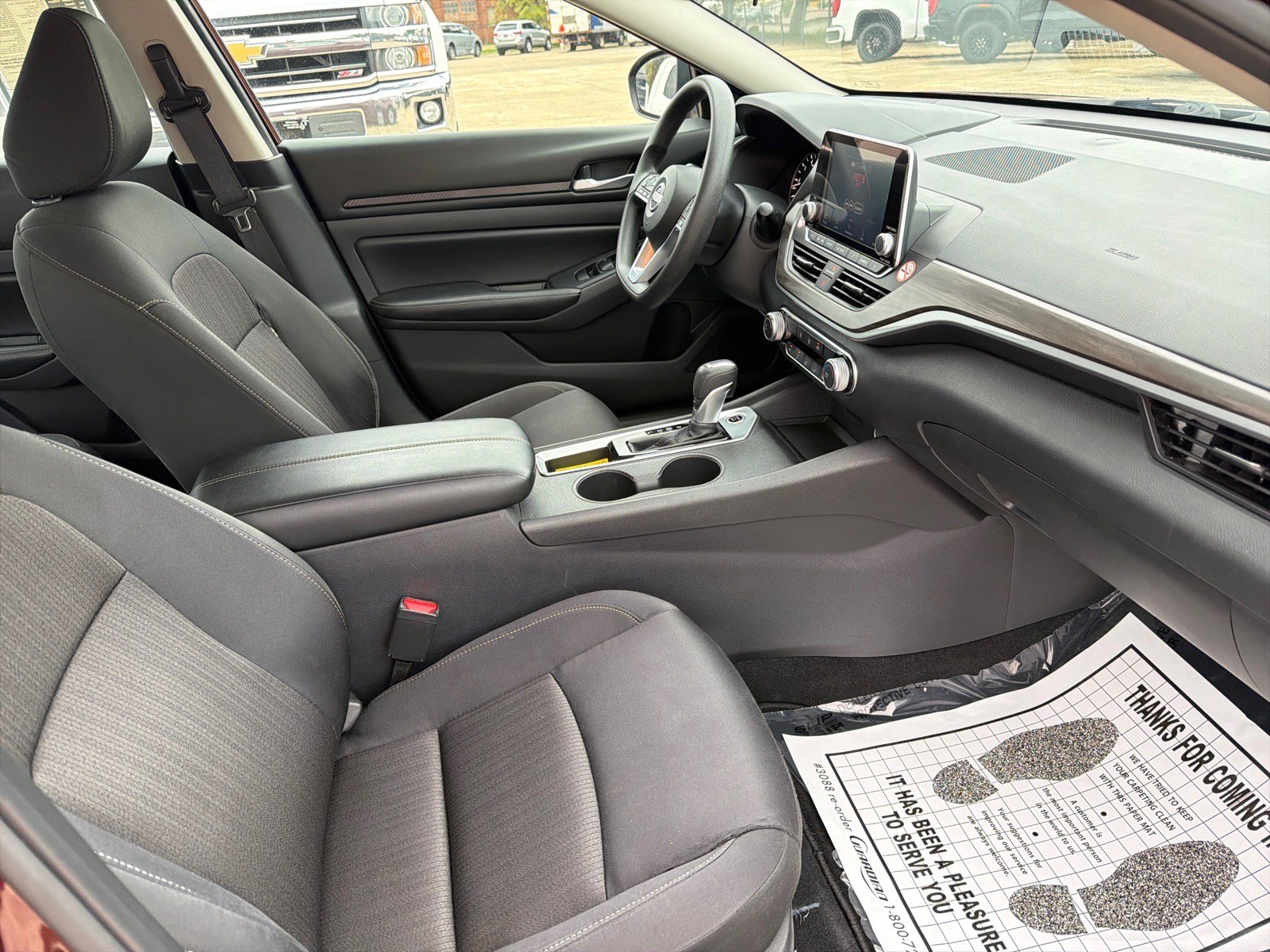 Used 2025 Nissan Altima 2.5 SV FWD image 15