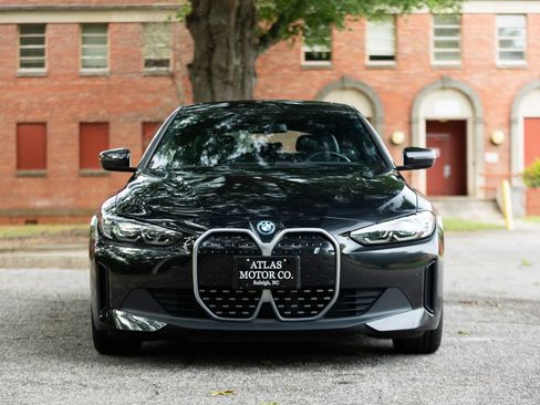 Used 2023 BMW i4 eDrive40 w/ Premium Package RWD image 5