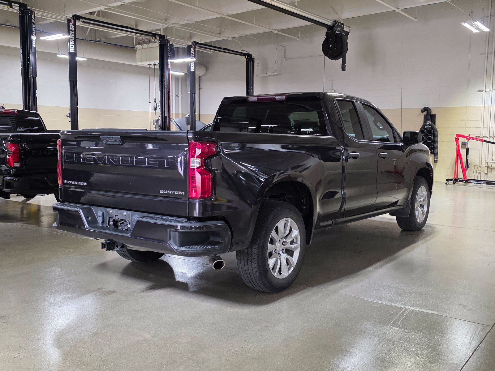 Used 2023 Chevrolet Silverado 1500 Custom RWD image 7