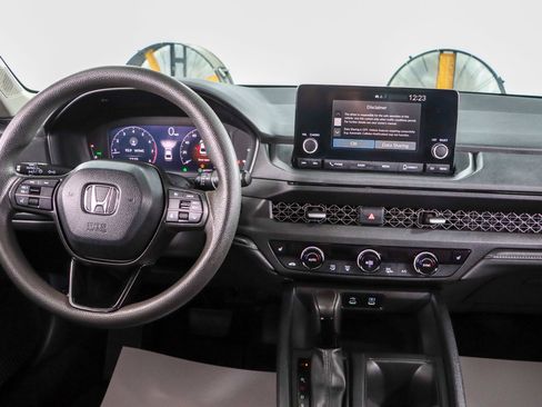 Used 2023 Honda Accord EX image 17