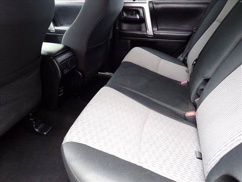 Used 2018 Toyota 4Runner SR5 AWD/4WD image 9