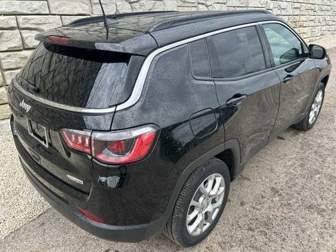 Used 2024 Jeep Compass Latitude AWD/4WD image 5