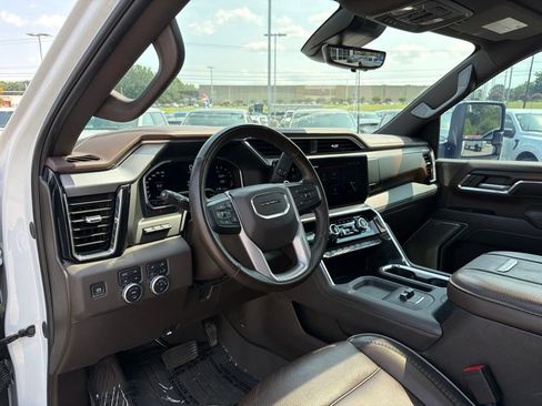 Used 2024 GMC Sierra 2500 Denali w/ Denali Reserve Package AWD/4WD image 12