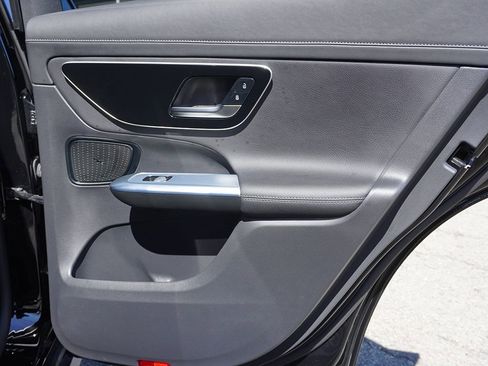 Used 2023 Mercedes-Benz GLC 300 4MATIC image 25