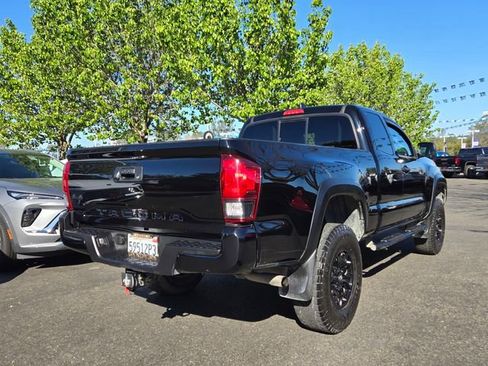 Used 2022 Toyota Tacoma SR w/ SX Package image 4