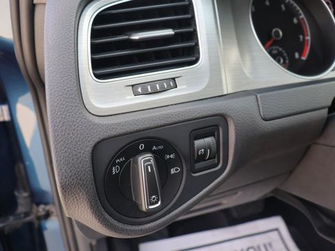 Used 2015 Volkswagen Golf 4-Door image 26