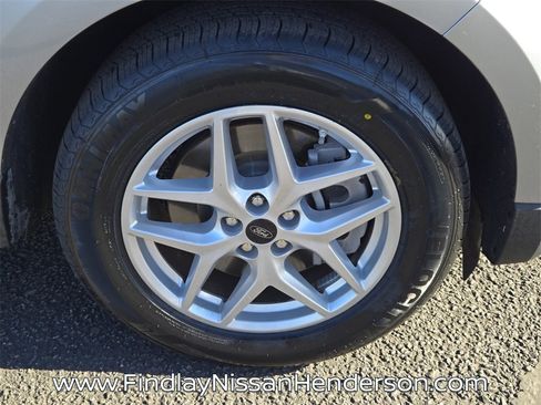 Used 2024 Ford Edge SEL image 12