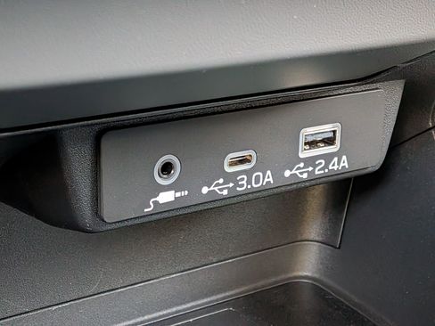 Certified 2025 Subaru Crosstrek 2.5i Limited w/ Crosstrek Mirror Package image 24