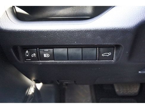 Used 2020 Toyota RAV4 XLE Premium image 20