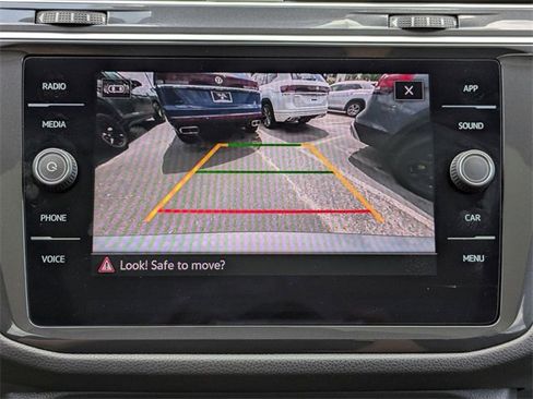 Certified 2024 Volkswagen Tiguan SE image 20