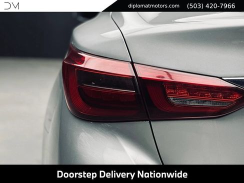 Used 2018 INFINITI Q50 Luxe w/ Cargo Package (L95) RWD image 15