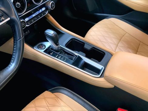 Used 2021 Nissan Sentra SV w/ SV Premium Package image 16