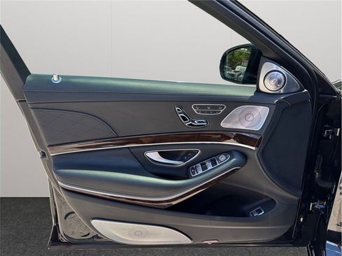 Used 2016 Mercedes-Benz Maybach S 600 image 23