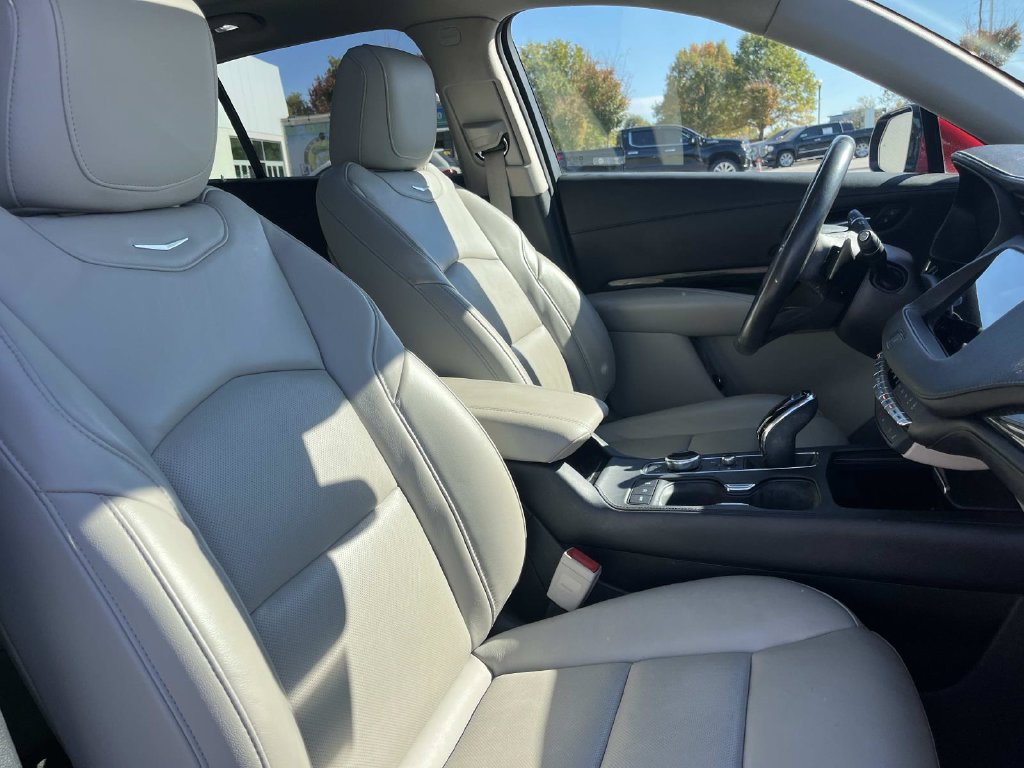 Used 2023 Cadillac XT4 Premium Luxury FWD image 23