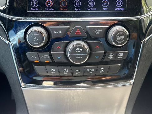 Used 2020 Jeep Grand Cherokee Limited w/ Premium Lighting Group RWD image 24