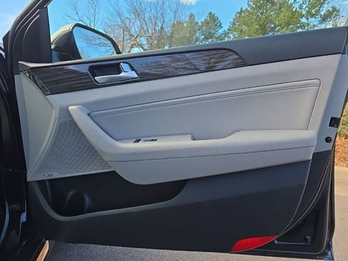 Used 2015 Hyundai Sonata Limited w/ Option Group 05 image 22