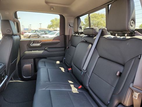 Used 2024 GMC Sierra 1500 Denali w/ Technology Package AWD/4WD image 10
