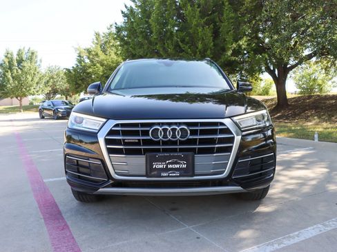 Used 2019 Audi Q5 2.0T Premium w/ Convenience Package AWD/4WD image 2