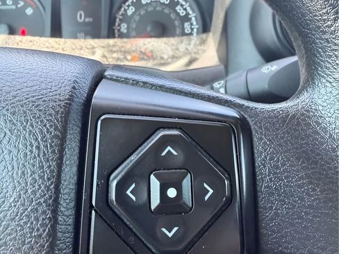 Used 2022 Toyota Tacoma SR image 14