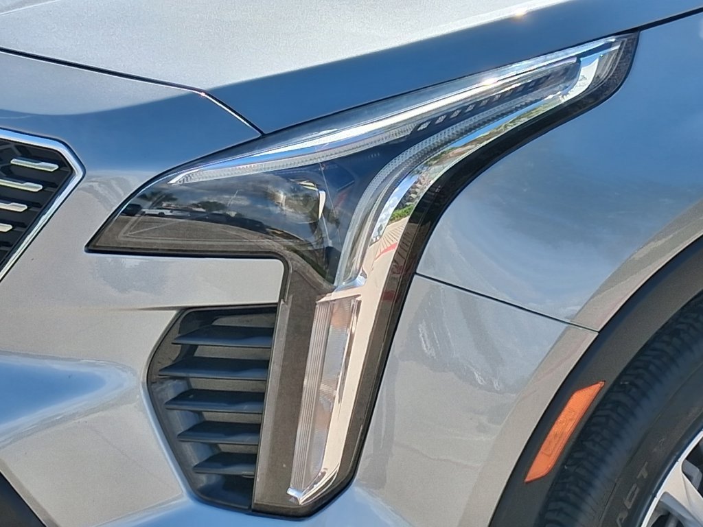 Used 2023 Cadillac XT4 Luxury FWD image 7
