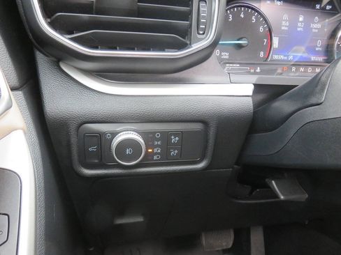 Used 2020 Ford Explorer XLT w/ Equipment Group 202A AWD/4WD image 14