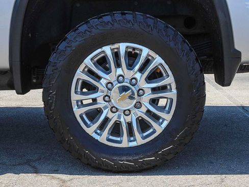 Used 2021 Chevrolet Silverado 2500 LTZ w/ LTZ Plus Package AWD/4WD image 10