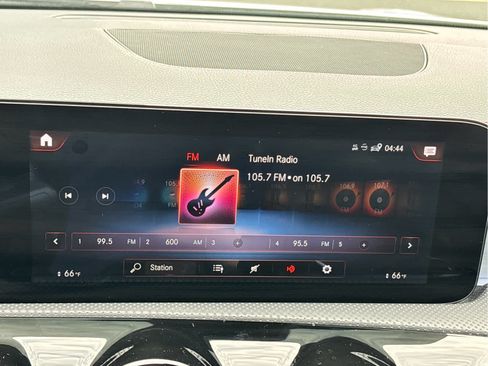 Used 2021 Mercedes-Benz CLA 250 4MATIC image 11