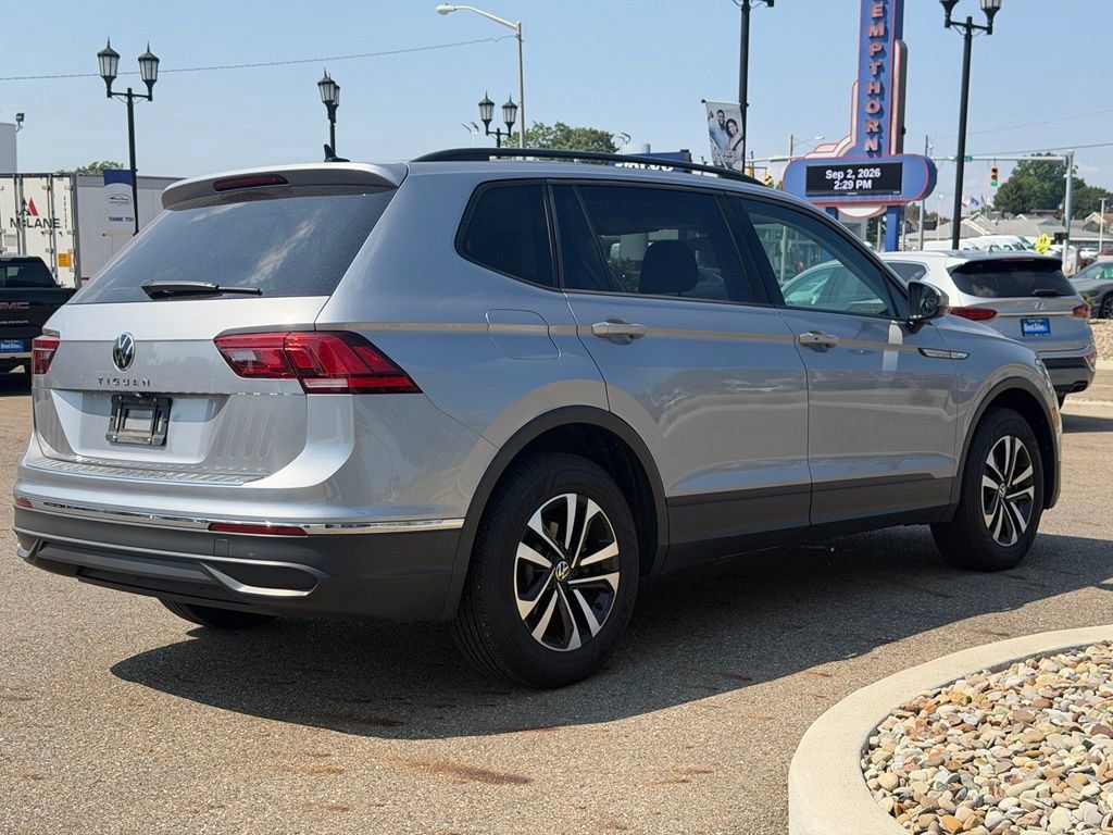 Used 2023 Volkswagen Tiguan S FWD image 5