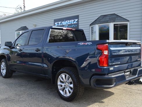 Used 2021 Chevrolet Silverado 1500 Custom image 3