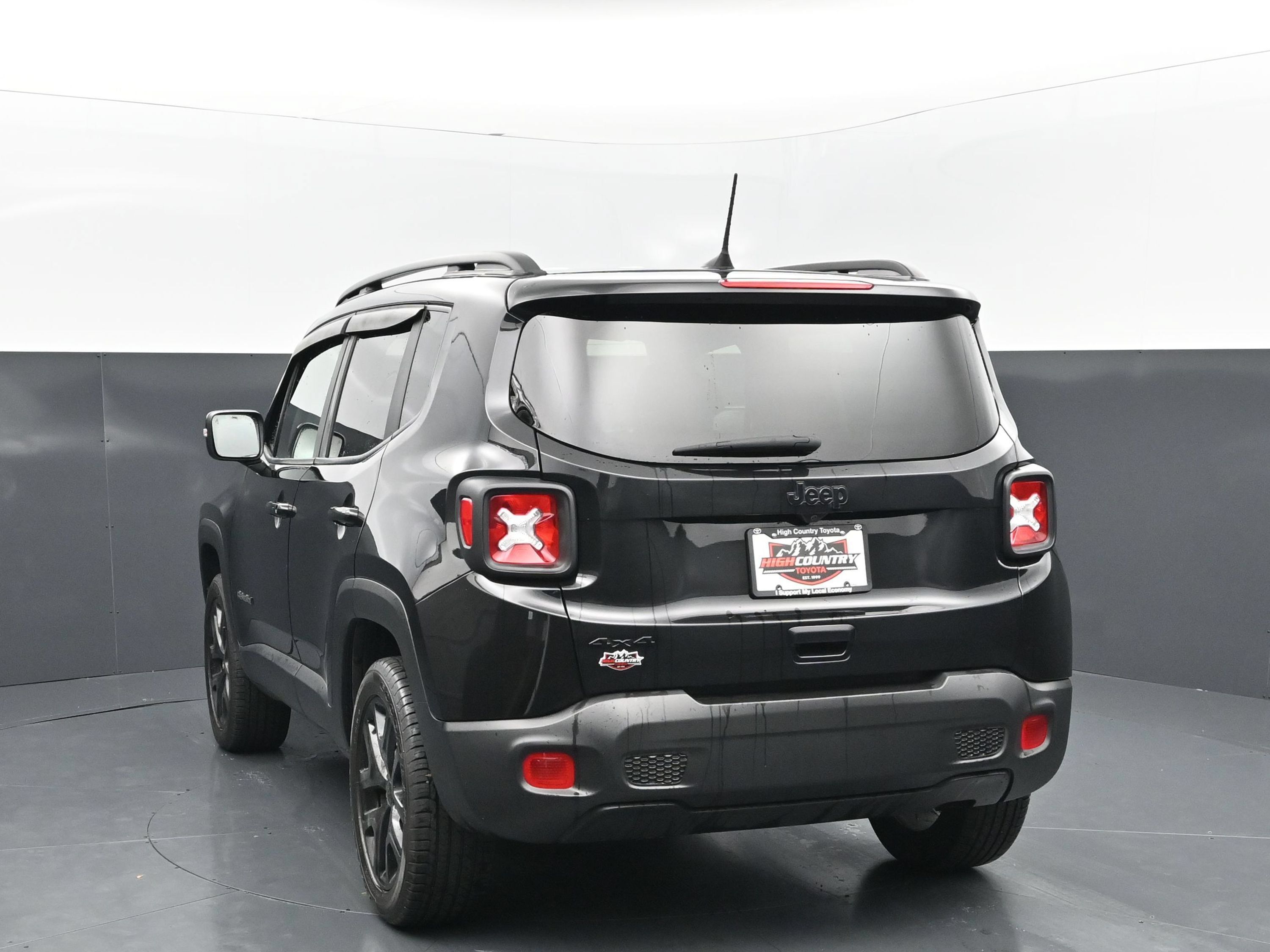 Used 2023 Jeep Renegade Altitude AWD/4WD image 4